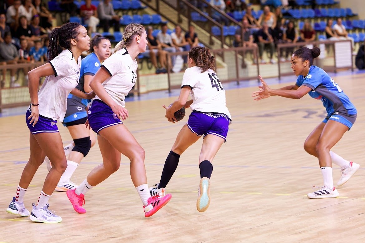 Romane Cottaz handball ESDAC Lyon