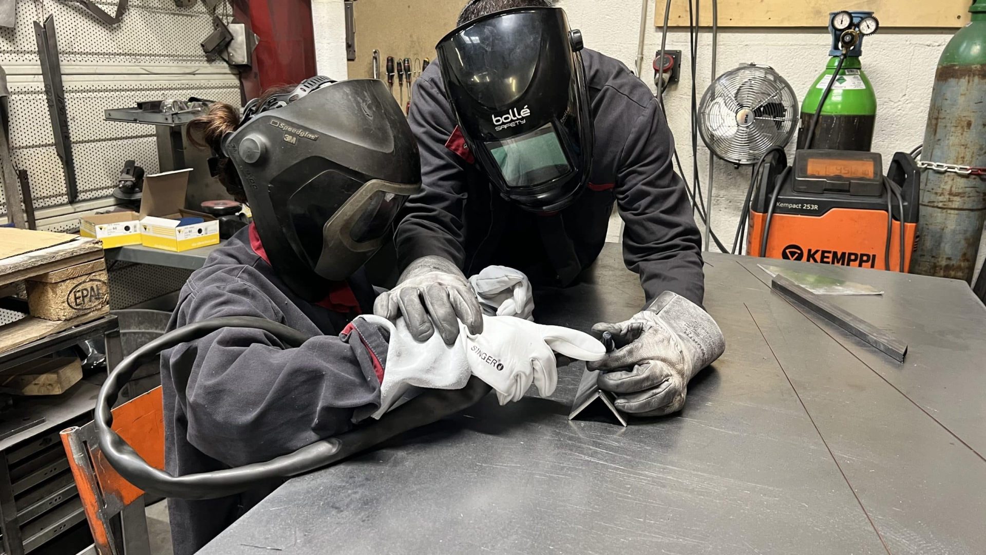 Les étudiants en Design Produit de l'ESDAC Lyon en visite chez Matière Grise